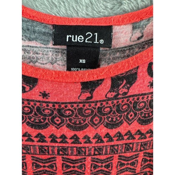 Rue21 Womans XS Red & Black Elephant Print Sleeveless Tank Top Lightweight - Picture 2 of 7